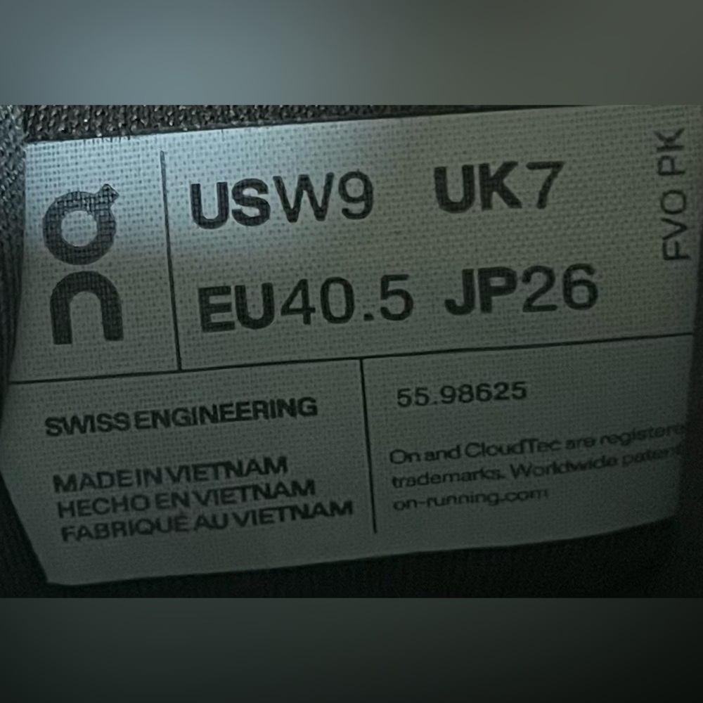 On CloudGo REFLECTIVE Womens Size 9 Running Shoes Sneakers White Glacier Gray - Picture 11 of 12